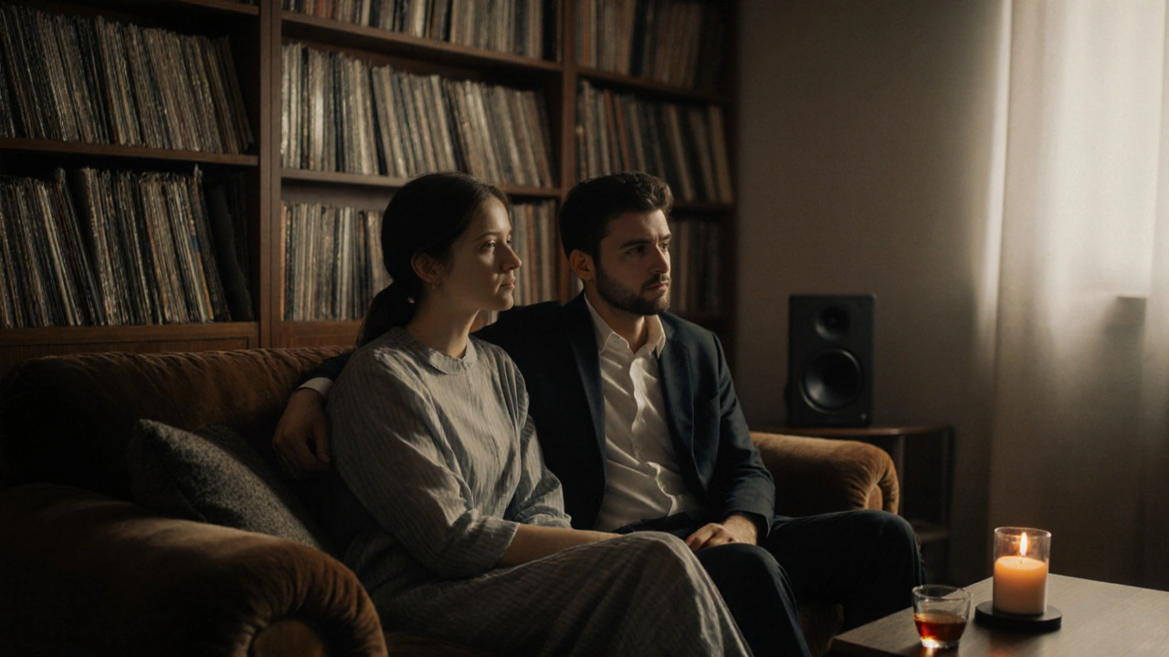 Kartal'da bir apartmanda, sessiz bir sohbet sırasında kitaplar ve müzikle dolu bir ortam.