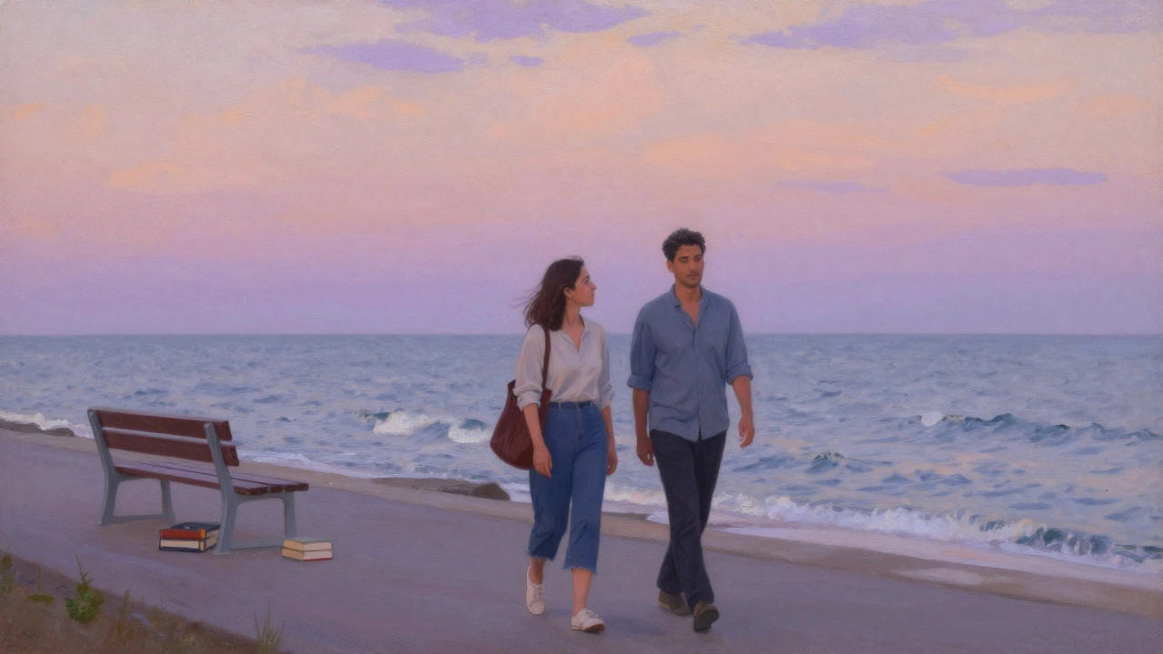 Kartal kıyısında, bir kadın ve bir erkek akşam yürüyüşü yapıyor.